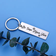 Load image into Gallery viewer, Graduation Gifts for Son Daughter Boyfriend Keychain Sweet 16 Birthday High School College Student New Driver Gift for Adult Teen Boys Girls from Mom Dad 2020 Christmas Come of Age Going Away Present