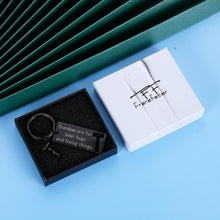 Load image into Gallery viewer, Grandpa Birthday Gifts Keychain from Granddaughter Grandson Grandkids Fathers Day Christmas Family Gift for Dad New Grandfather Wedding Keyring Gifts from Women Men Boys Girls New Year Thanksgiving